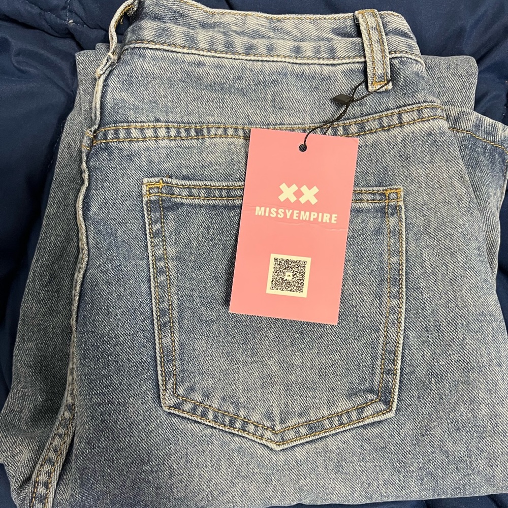 Midwash straight legs split detail jeans